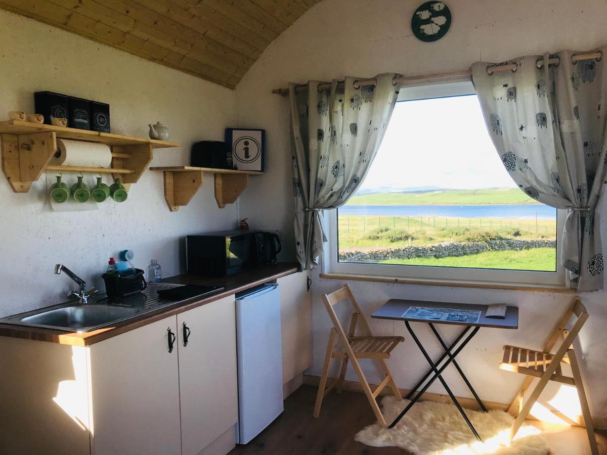 The Snuggly Sheep Shepherd Hut Farm Stay Ballyshannon Esterno foto